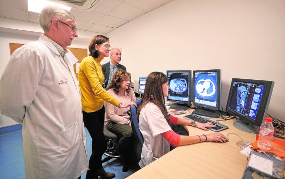 Empatía - Médicos usando ordenadores en su trabajo
